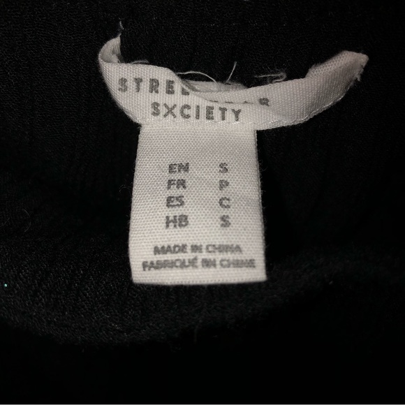 Black,linen,crochet detail romper size s , strapless - Picture 4 of 4